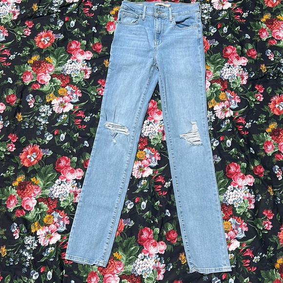 Levi’s Premium Italian Denim 724 high rise straight distress jean light blue 26 - Picture 3 of 10